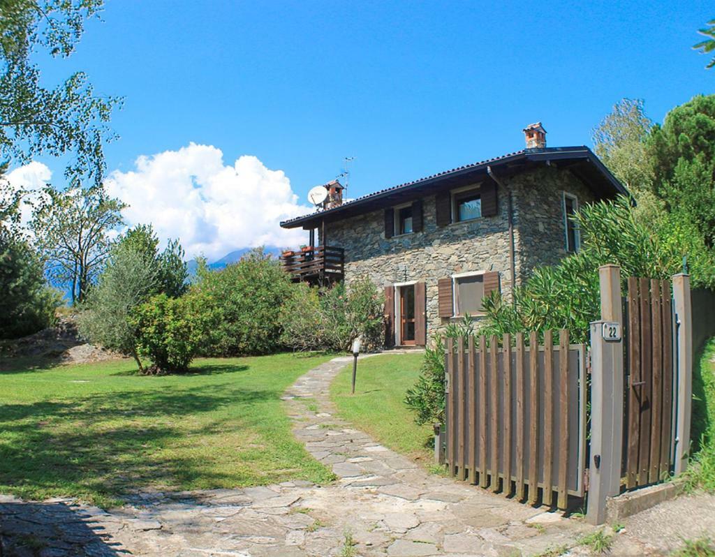 Villa Erica Con Piscina Privata Sul Lago Di Como Colico Exterior foto